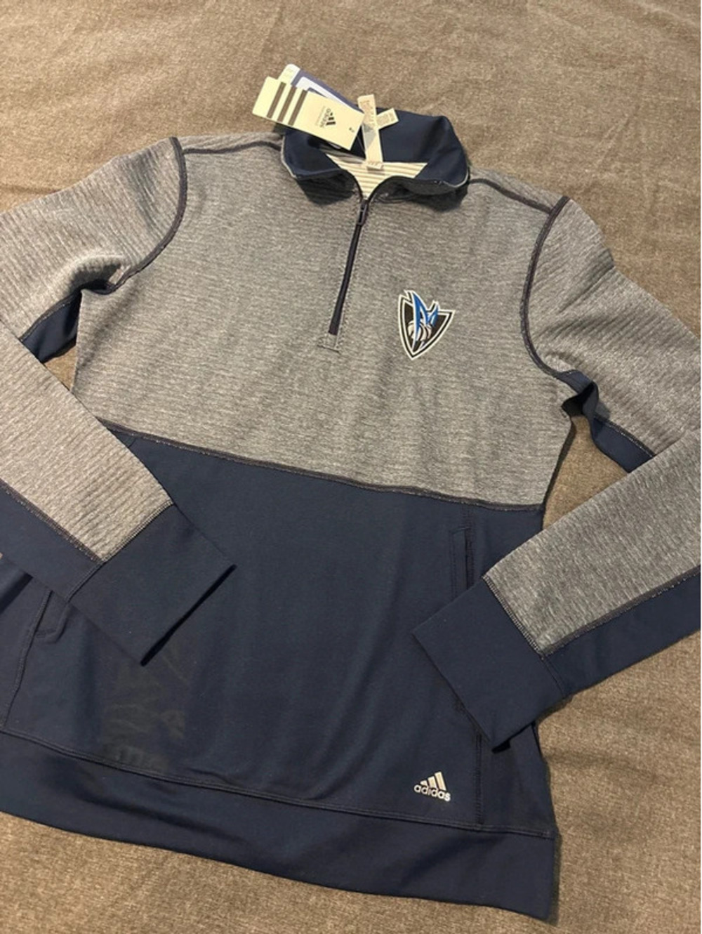 NWT women’s Adidas Dallas Mavericks 1/4 Zip Size M